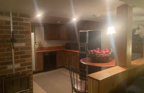 Aberdeen House | Cozy basement apartment