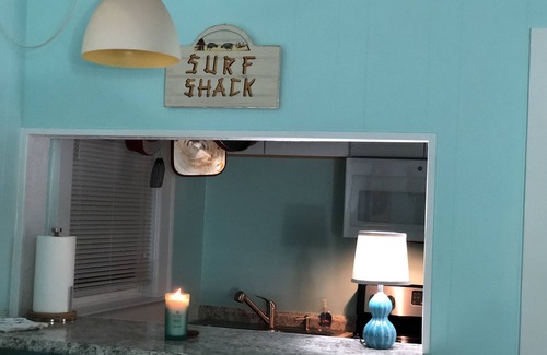 Willoughby Spit Cottage | Cozy Bay View - BeachSide, Pet Friendly, Wi-Fi