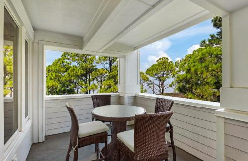 Baytowne Wharf Apartment | Cozy Bayside Retreat at Lasata , Stunning Panoramic Views ,Steps away from Baytowne Wharf, 3 Bedrooms 3 full baths !