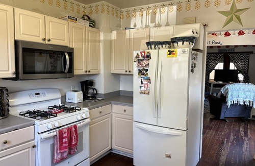 Michigan City Cottage | Cozy Beach Cottage….2 min to the Beach!