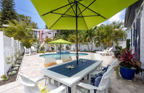 Vina Del Mar Island Cottage | Cozy beach cottage with pool and a minute walk to the beachn