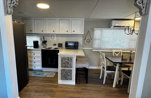 Surfside Beach Cottage | Cozy Beach Cottage on Magnolia Lake Canal Close to Beach in Ocean Lakes #1758