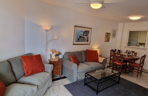 Costa del Sol Apartment | Cozy beach-front apartment Doña Sofia Fuengirola