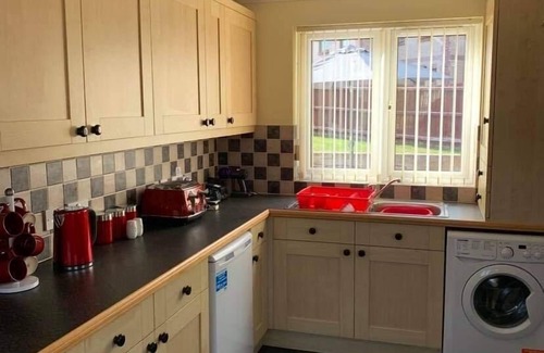 Lake House | Cozy Beach House in Sandown - 3 Bedrooms