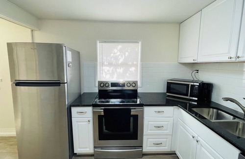 Holly Hill Apartment | Cozy Beach Town Getaway 5 Minute Drive From The Beach