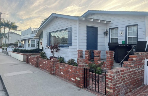 Newport Beach House | Cozy Beachside Retreat Getaway!