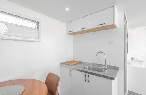 Buddina Apartment | Cozy Beachside Studio
