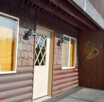 Island Park House | Cozy Bear Cabin Getaway