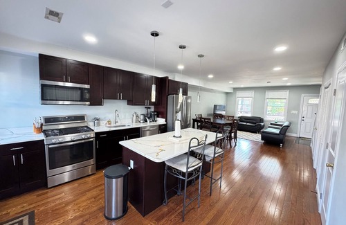 Petworth House | COZY Beautiful House in NW DC with Private Parking