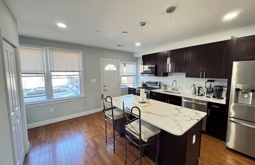 Petworth House | COZY Beautiful House in NW DC with Private Parking