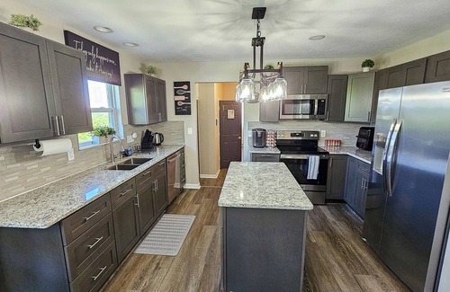 Fairfield House | Cozy, Beautiful, Lovely Home Away from Home. Perfect for family re-unions!