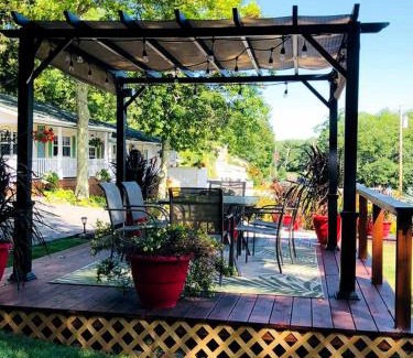Lincolnville House | Cozy Bed and Breakfast with Beautiful Bay Views near Rockland, Maine