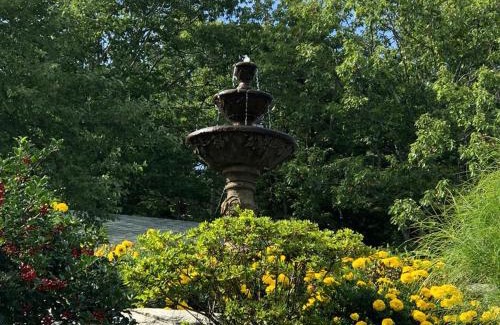 Lincolnville House | Cozy Bed and Breakfast with Beautiful Bay Views near Rockland, Maine