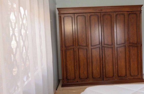 Kampala Bed & Breakfast | Cozy Bed & Breakfast with Wi-Fi in Kampala