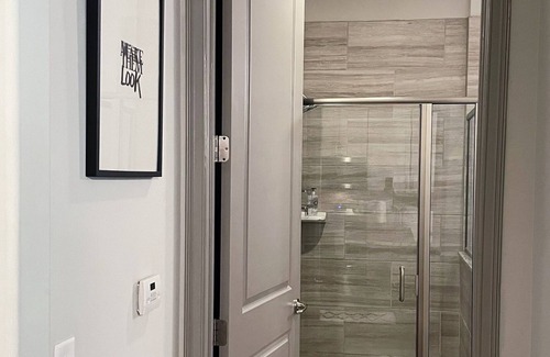 Lindbergh Apartment | Cozy Boho Apt in Luxury Mid-Rise
