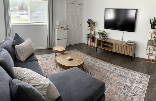 Fairpark Apartment | Cozy Boho-Modern - 6 mins from Downtown - 10 min drive to the airport - 1bd 1ba