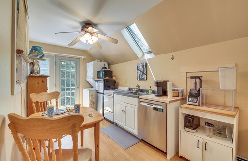 Boothbay Apartment | Cozy Boothbay Studio w/Patio ~ 5 Mi to Harbor!