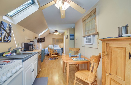 Boothbay Apartment | Cozy Boothbay Studio w/Patio ~ 5 Mi to Harbor!