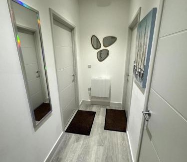 Bracknell Apartment | Cozy Bracknell Apartment with Modern Amenities