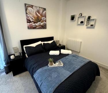 Bracknell Apartment | Cozy Bracknell Apartment with Modern Amenities