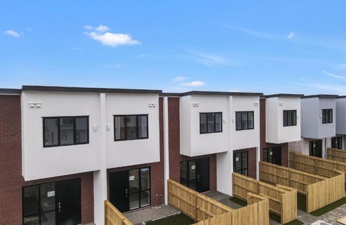 Auckland Villa | Cozy Brand New Townhouse 35