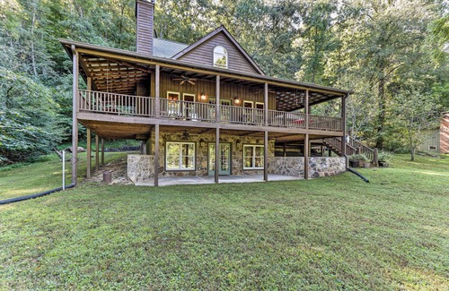 Murphy Cabin | Cozy Brasstown Cabin: Deck, Grill + Kayaks!