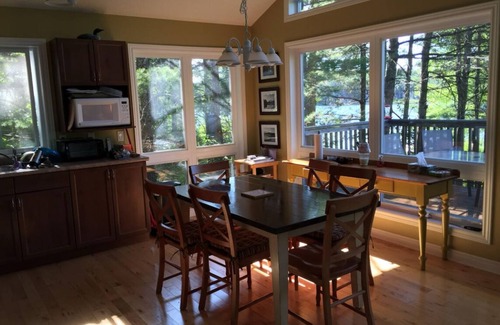 Lake of Bays Cottage | Cozy, bright cottage on quiet, motor-free lake.