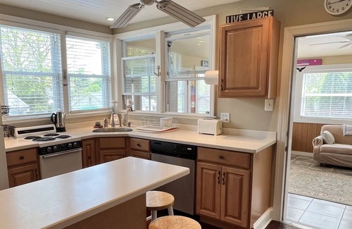 Earlville Cottage | Cozy, bright house, huge sunroom, screened porch, outside deck/shower, fireplace