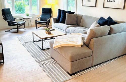 Youngstown House | Cozy, Bright, & Modern Youngstown Home, Unit 3