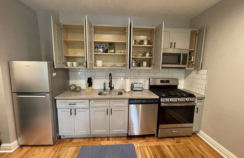 Ocean Hill Apartment | COZY BROOKLYN STUDIO 15 min To Manhattan