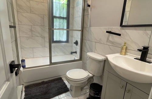 Ocean Hill Apartment | COZY BROOKLYN STUDIO 15 min To Manhattan
