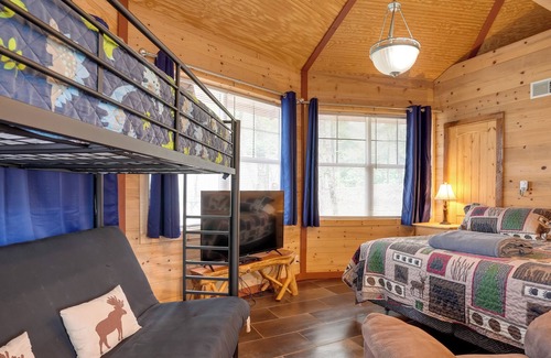 Bryant Cabin | Cozy Bryant Vacation Rental Cabin w/ Hot Tub!