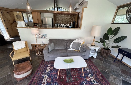 Ocean Springs House | Cozy bungalow half a mile to East Beach - Pet Friendly