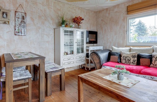 Nakensdorf House | Cozy Bungalow in Nakenstorf with Garden