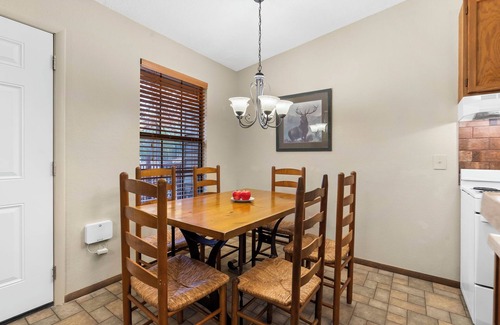 Kimberling City Ski Chalet | Cozy Bungalow in the Ozark Mountains-Near Table Rock-Daily Branson Attraction Tickets-Dog Friendly