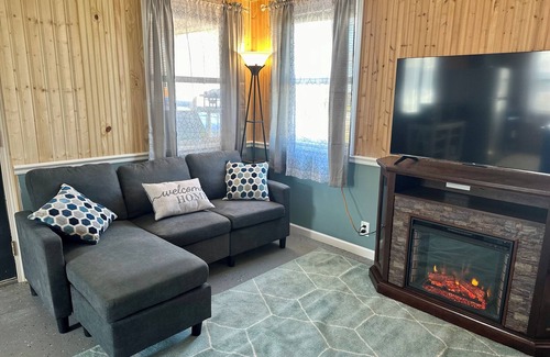 Port Clinton House | Cozy bungalow with view of Lake Erie & room to park your boat!