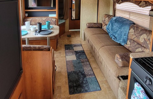 Kalispell House | Cozy Bunkhouse Camper with Mountain Views