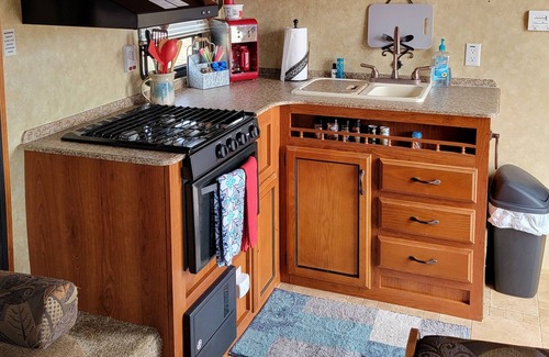 Kalispell House | Cozy Bunkhouse Camper with Mountain Views