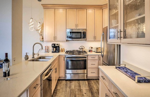 Mountain Air Condo | Cozy Burnsville Condo w/ Fire Pit & Mountain Views