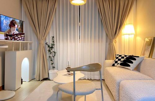 Hwagok-dong Apartment | COZY BUTTERHOUSE, Near Metro, Close to Airport, Hongdae, WIFI, Long Biz Trip, Local Vibe