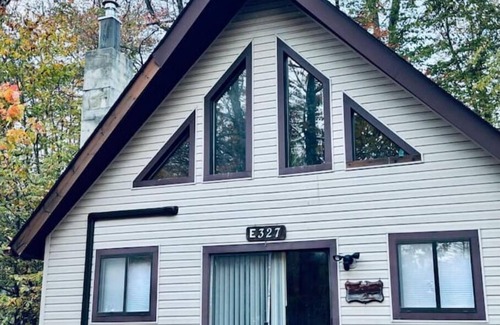 Tobyhanna Cabin | Cozy Cabin 10% discount for Military, First Responders, Church Groups, Educators