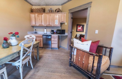 Almo Cabin | Cozy Cabin 11 at the Almo Inn near City of Rocks/Castle Rock Park in Almo, Idaho