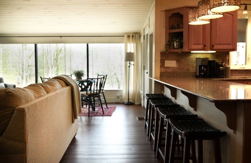 Clarkesville Cabin | Cozy cabin across from Lake Burton in beautiful N GA mtns, a "Retreat at Burton"