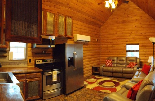Jamestown Cabin | Cozy Cabin and Campground near Big South Fork National River and Recreation Area