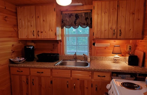 Jamestown Cabin | Cozy Cabin, Big South Fork National Recreation Area, Pickett State Park nearby.