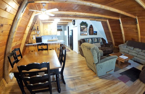 Island Park Cabin | Cozy Cabin! Close to Yellowstone Entrance!