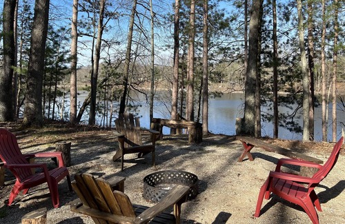 Irons Cabin | Cozy cabin getaway on private lake!