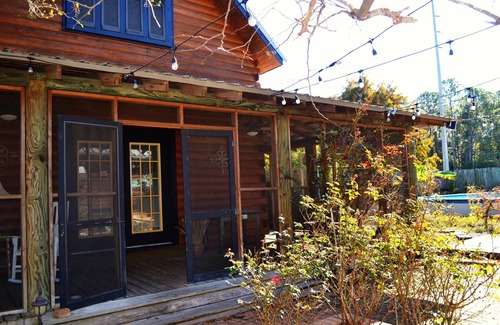 Waveland House | Cozy Cabin-House with wrap-around porch near the Beach, Courtyard, Pool, Pets ok