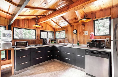 Avandaro House | Cozy Cabin in Avandaro: Surrounded by Forest Bliss