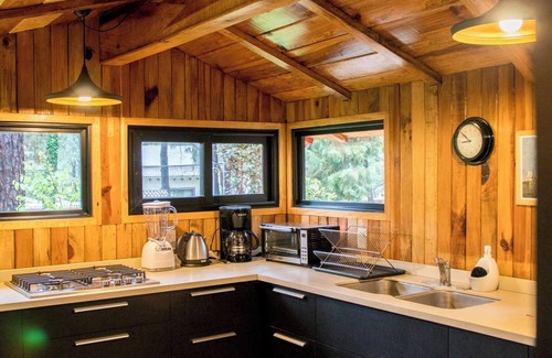 Avandaro House | Cozy Cabin in Avandaro: Surrounded by Forest Bliss